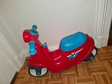 Roller f&uuml;r Kind zum draufsetzen und laufen