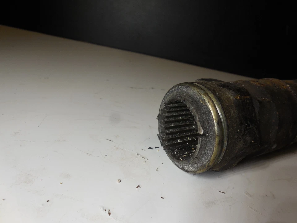 Eixo de transmissão dianteiro hélice seção 81-89 Mercedes Benz R107 380SL 560SL - Imagem 3 de 4