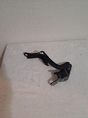 Lexus SC430 Hood Hinge Passenger Right Black OEM SC 430 CONVERTIBLE 2002 2010 - Picture 2 of 6