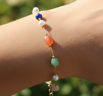 Elegant Gold Color Bracelet Minimalist Boho Seven Chakra Stone & Pearl Beaded