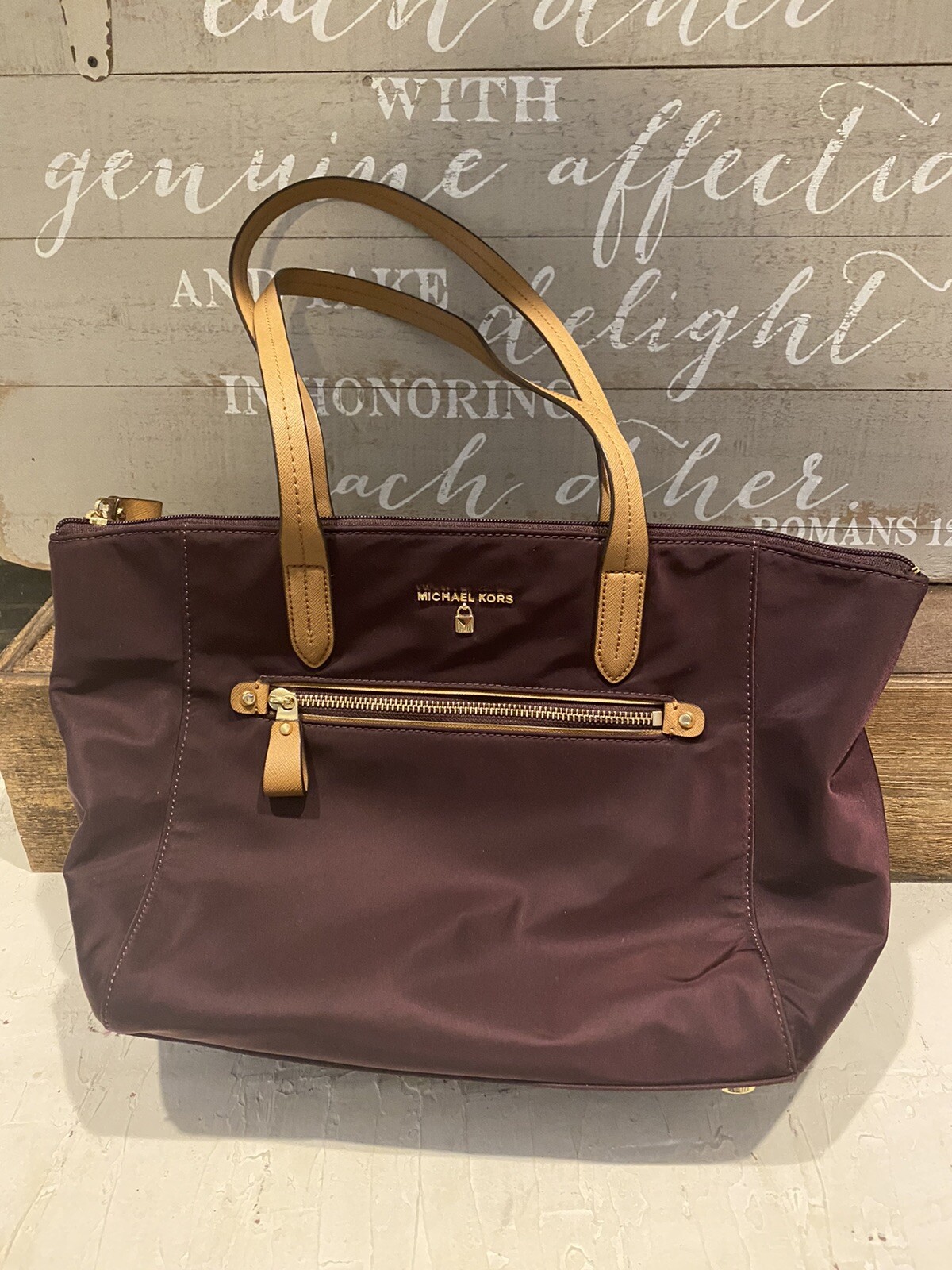 best tote bag with trolley sleeve