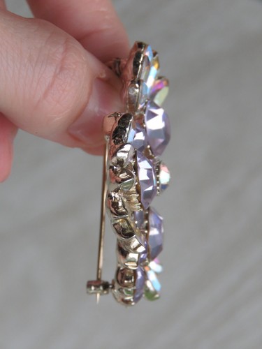 Spilla spilla vintage aurora boreale grossa grappolo strass viola iridescente 2" - Foto 10 di 16