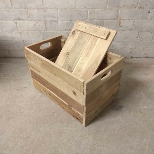 Handmade Reclaimed Wood Rustic & Chic Wooden Storage Toy Box - Picture 6 of 7