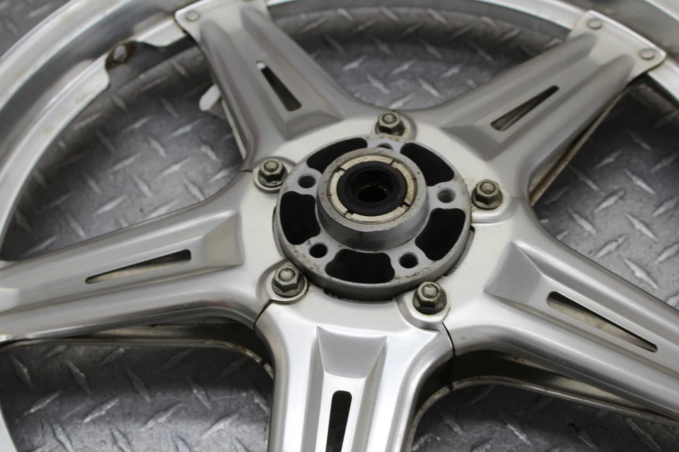 Honda CBX Super Sport 1979 llanta delantera Foto 2 de 4