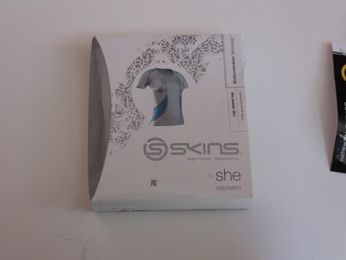 SKINS Women's cap sleeve compression cycling top-size M-white,azure&emerald - Picture 3 of 4