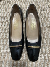 Vintage Salvatore Ferragamo Black leather pumps patent leather cap-toe gold 7B