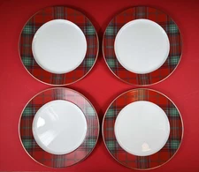 Williams Sonoma Red Tartan Dinner Plates Portugal Set of 4 Holiday Christmas New