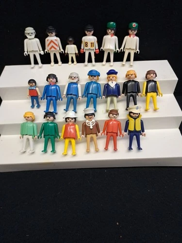 19 Vintage Playmobil Figurines Dolls Figures