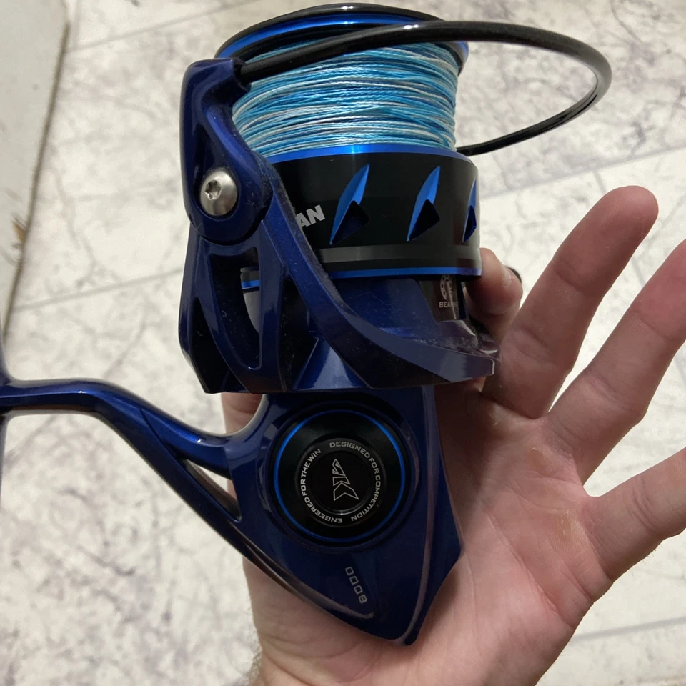 Carrete giratorio de agua salada KastKing Kapstan SE 8000 enrollado 65 lb trenza Foto 3 de 4
