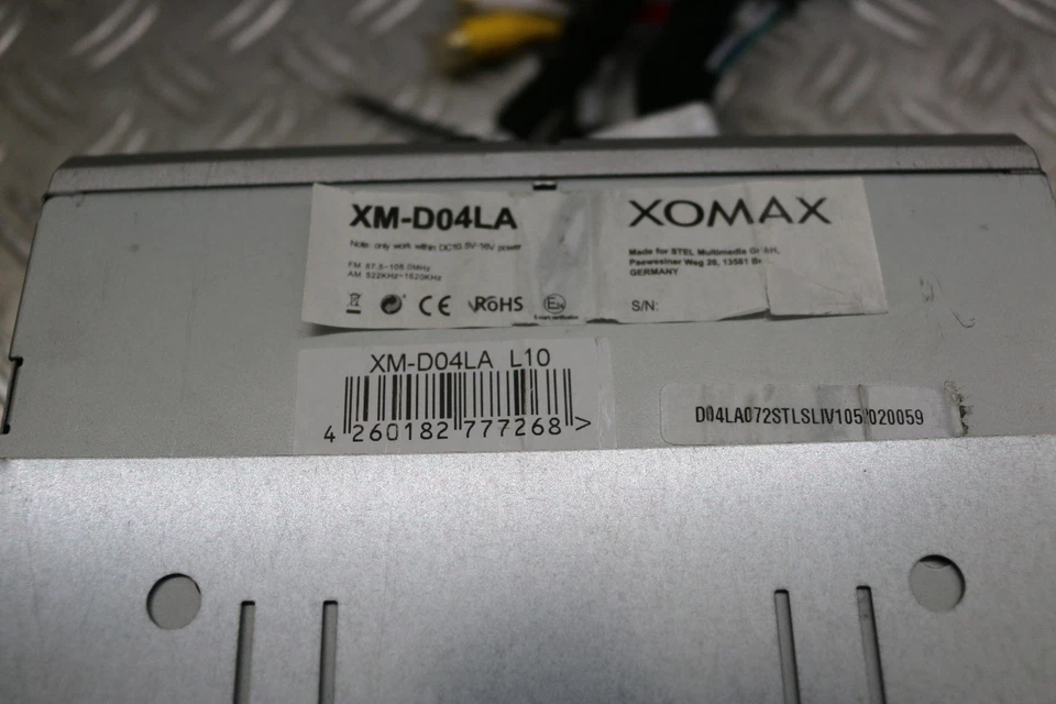 Opel Astra H  Radio schwarz glänzend  Xomax mit Adapter Kabel XM-D04LA - Bild 3 von 4