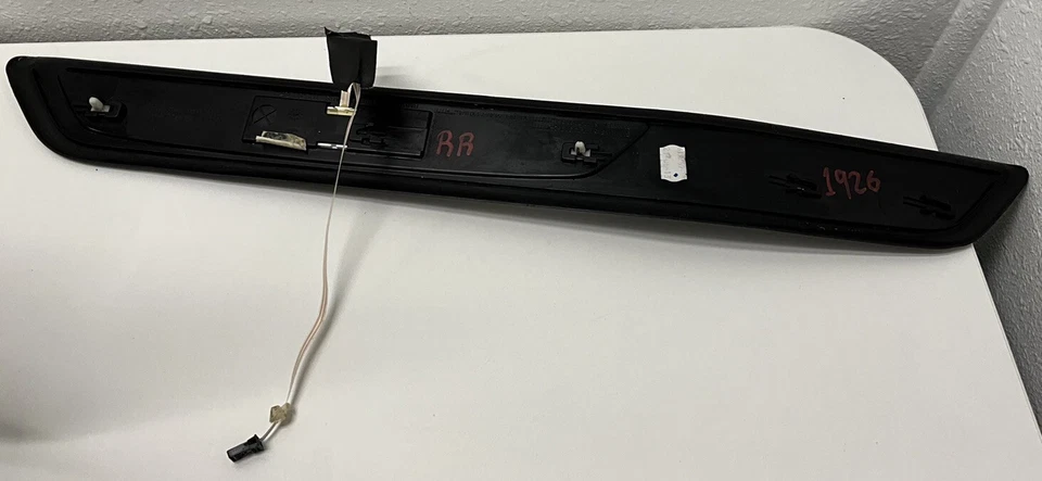 2014 BMW 750LI tampa traseira direita soleira degrau arranhão acabamento fabricante de equipamento original 22339910 - Imagem 4 de 4