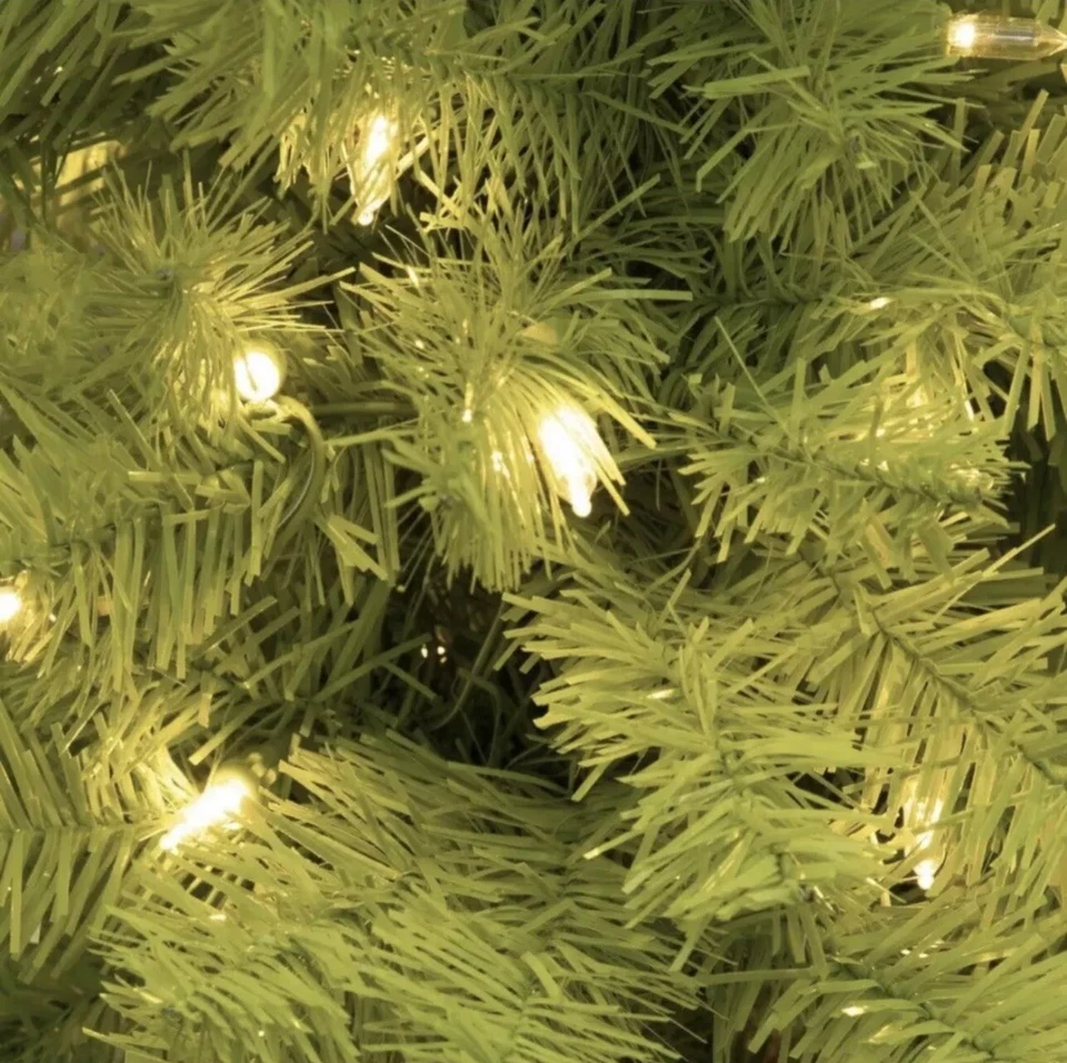 🎄The Grinch Who Stole Christmas Hobby Lobby 3’ Led Bright Whimsical Tree 2024🎄 - Image 2 of 4