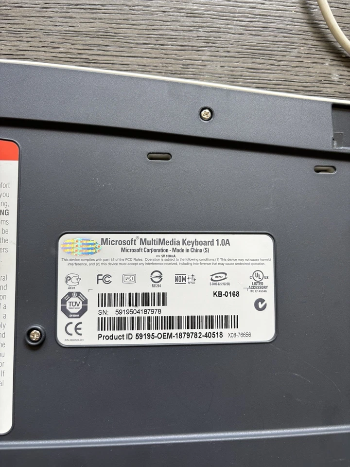 NEW Vintage Microsoft P/N ID 59195 KB-0168 Wired White/Gray Keyboard - Image 3 of 3