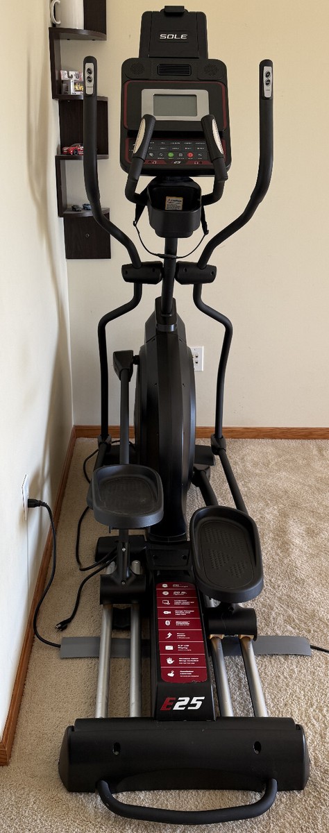 Sole E25 Elliptical, excellent condition, barely used