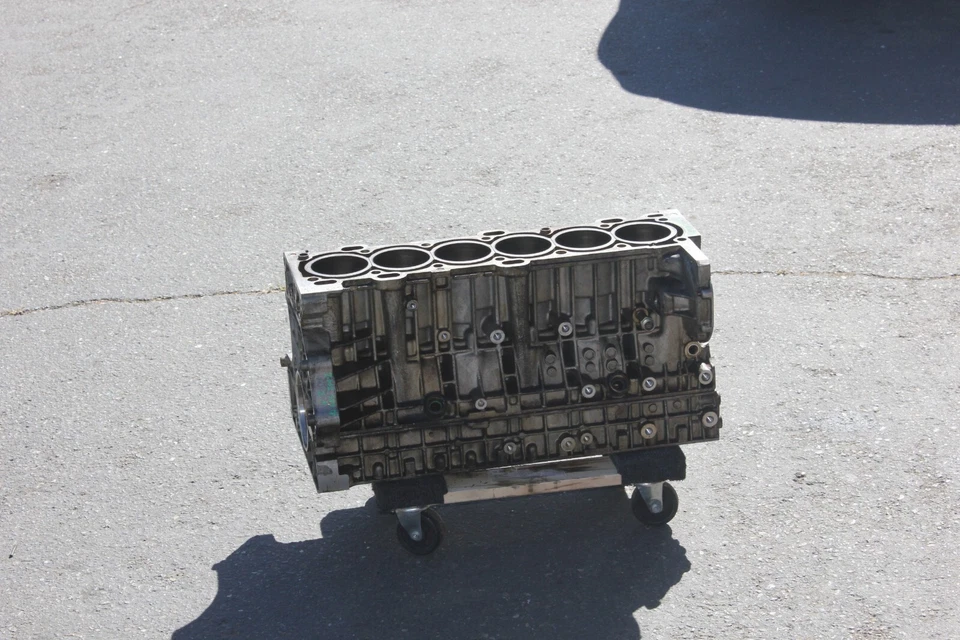 OEM ДВИГАТЕЛЬ ГОЛЫЙ БЛОК T6 TURBO ДЛЯ VOLVO S60 S80 V70 XC90 1999-2006 (454) - Изображение 2 из 4
