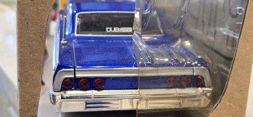 RARE 1/24 Jada Toys Dub City 1964 Chevy Impala Blue Diecast - Picture 7 of 8