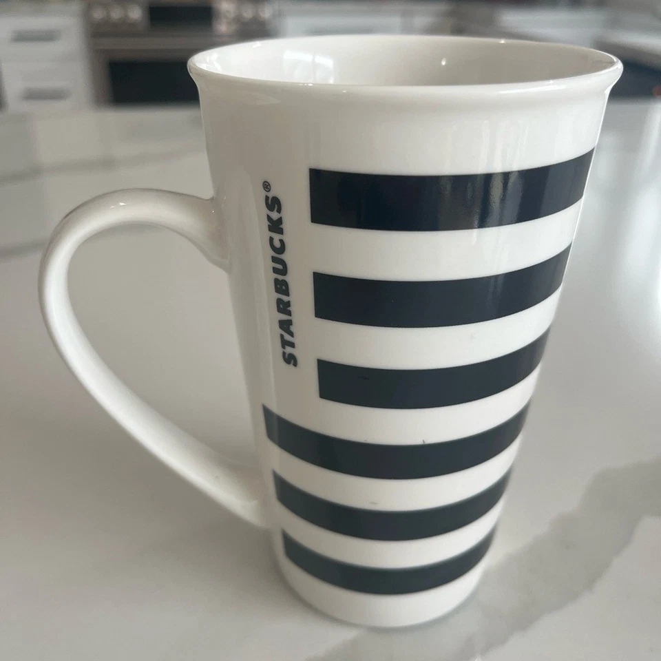 Taza Starbucks 2017 San Valentín Corazón Rayas 17,8 OZ Negro Blanco Rojo Love Cup Foto 4 de 4