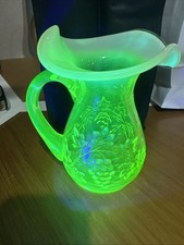 Vintage Gibson 2000 Rare  Art Glass Pitcher Opalescent Vaseline Uranium GLOWS!