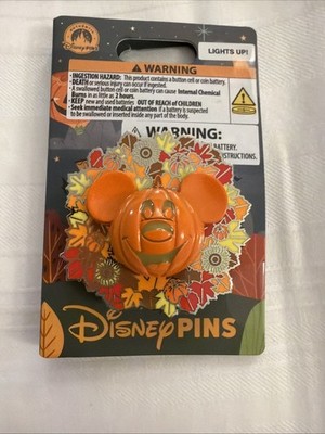 2026 Disney Mickey Mouse Jack O Lantern Wreath Light Up Halloween Pin NEW