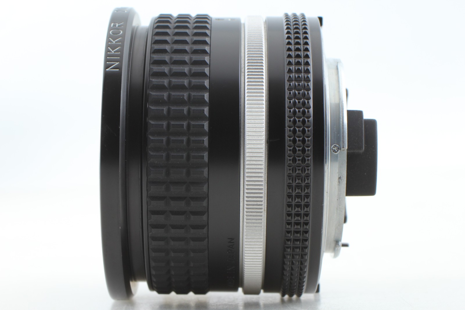 [Almost MINT] Nikon Ai-s Ais Nikkor 20mm f/2.8 Ultra Wide Angle Lens From JAPAN