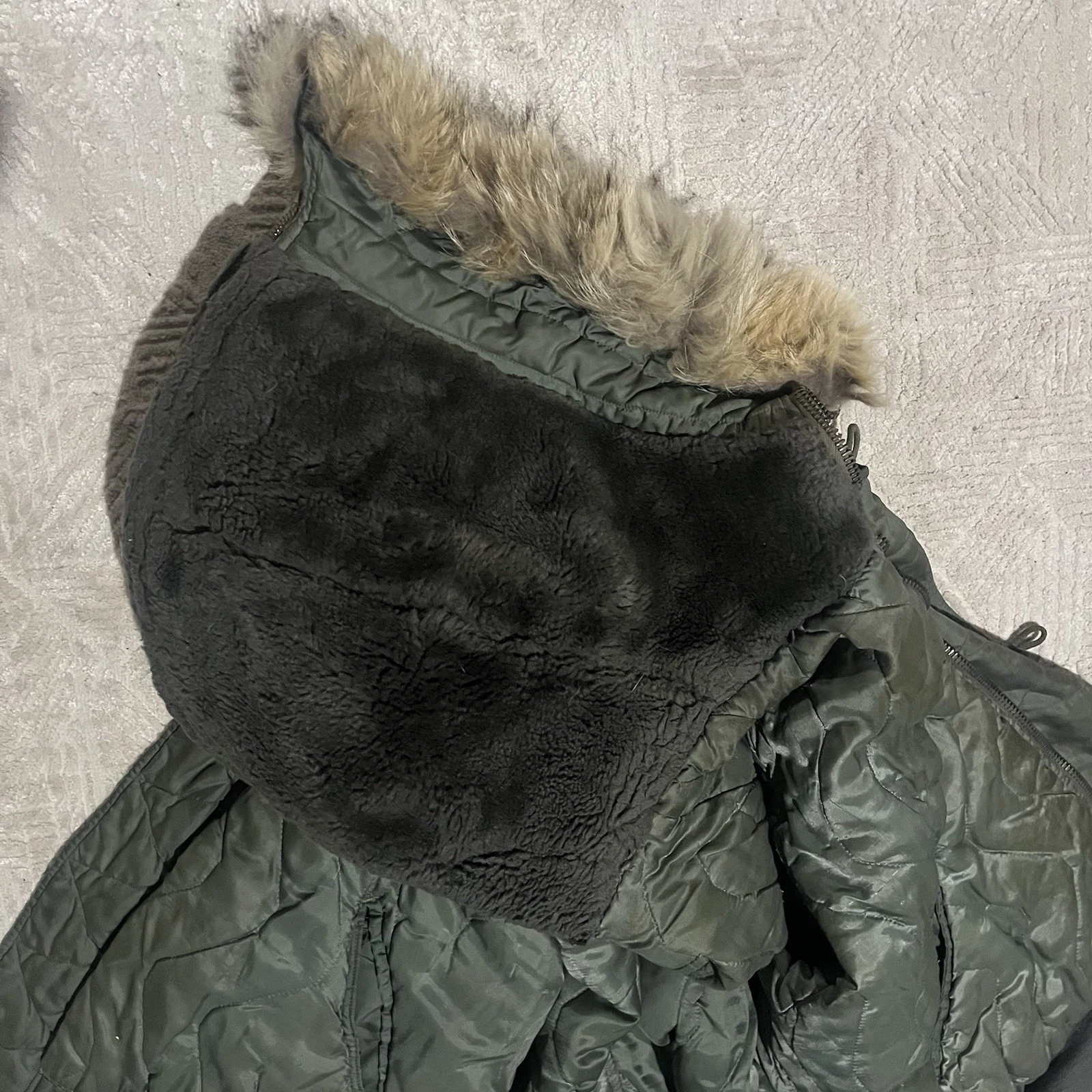 Vtg 80s Very stained Civ N-2B sage green Bomber Jacket heavy attached Hood Sz XL image 11