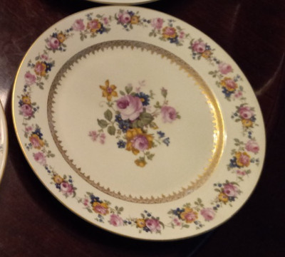 Antique Victoria Czech Rose Floral Motif Decorative Plate (ea.) - 10'' - Preowned