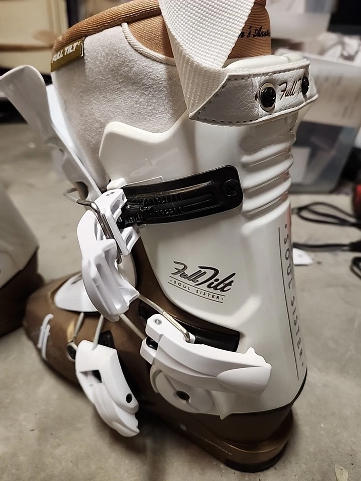 Полный наклон душа сестра лыж ботинки - женщин 24,5 жестче Flex 6 2013 золото и крем - Изображение 4 из 4