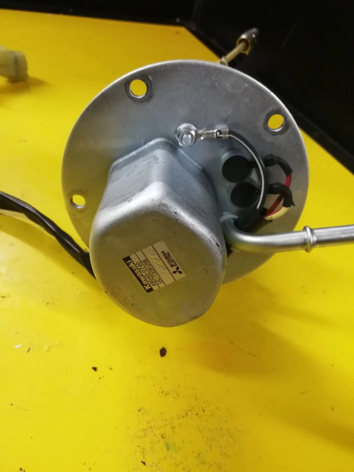 490400740 POMPA BENZINA KAWASAKI NINJA H2 2016 766 KM Foto 2 de 4