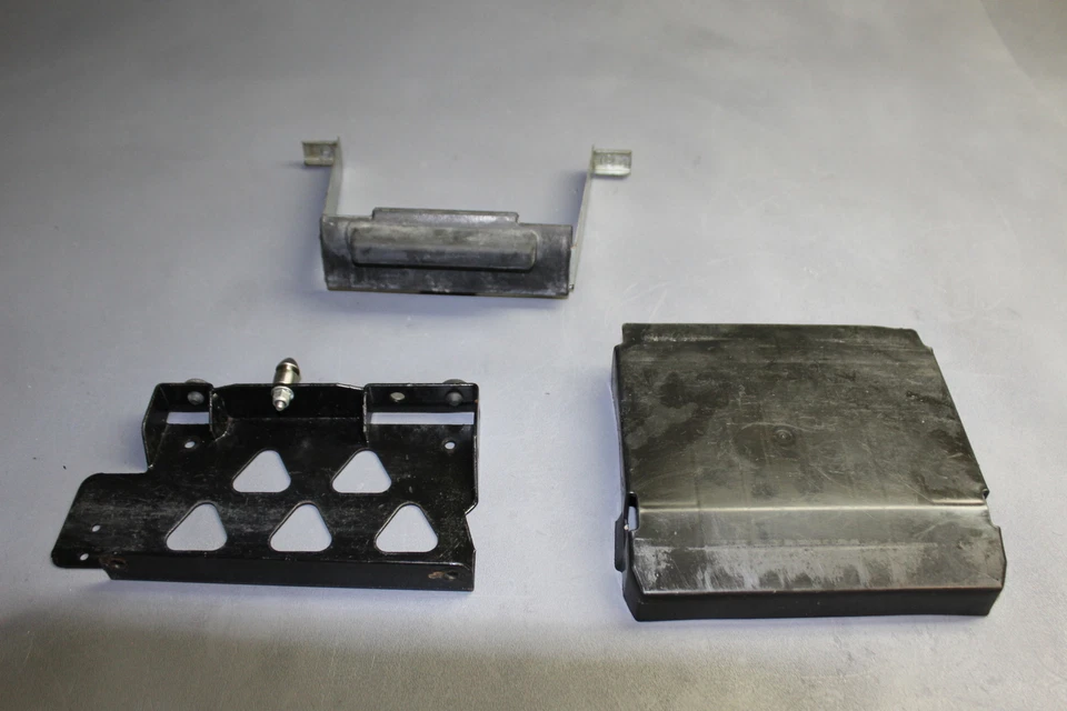 Bandeja suporte caixa bateria 2012 Ski-doo Skandic 600 515176804 - Imagem 3 de 4