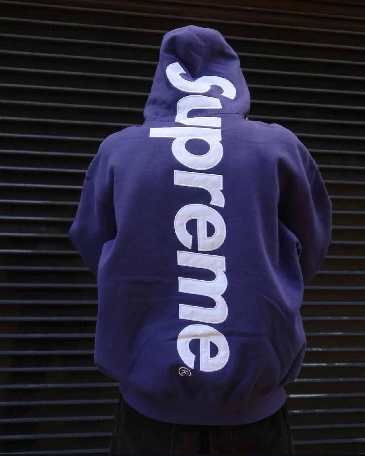 Sweat à capuche Supreme satin appliqué logo taille XL