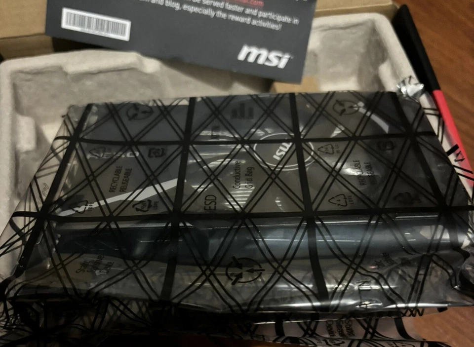 MSI Radeon RX 560 AERO ITX 4G OC Graphics Board New, Open Box - Image 3 of 4