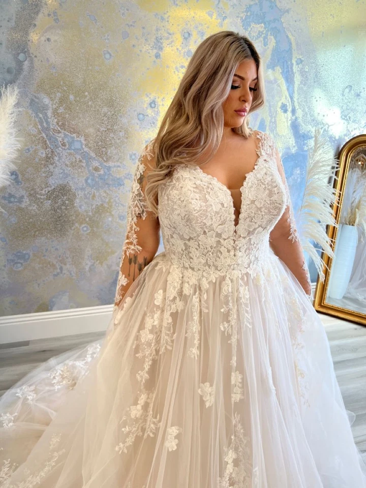 HOT SALE Plus Size Wedding Dresses with Long Sleeves Sweep TrainBridal Gowns - Image 4 of 4