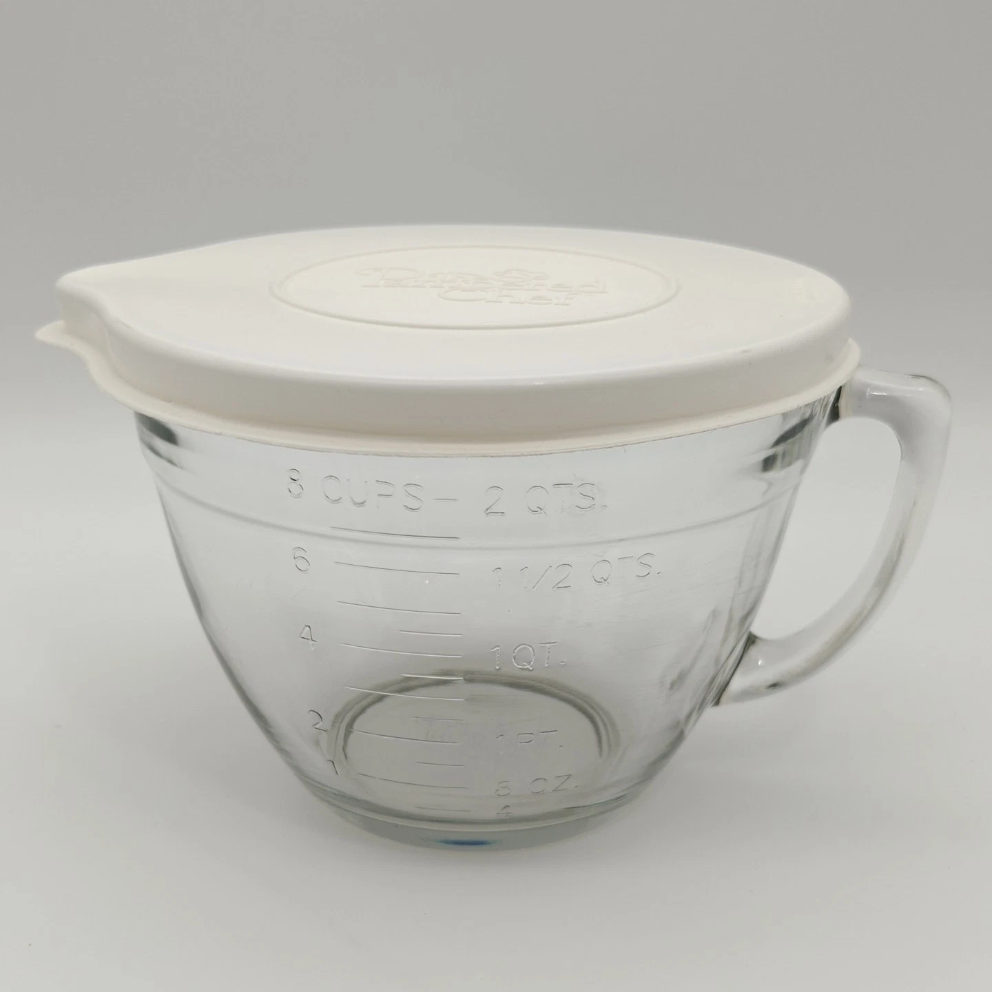 Pampered Chef Mixing And Measuring Bowl With Lid 8 Cup Pour Spout & Handle