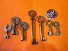 LOT OF 7 VINTAGE BRASS OPEN BARREL SKELETON KEYS ORNATE DRESSER  ANTIQUE 112h