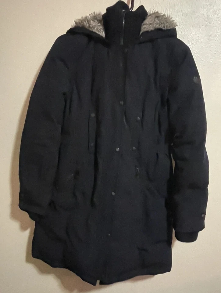 Parka para mujer Vince Camuto talla mediana plumón imitación piel capucha chaqueta acolchada J-936 Foto 2 de 4