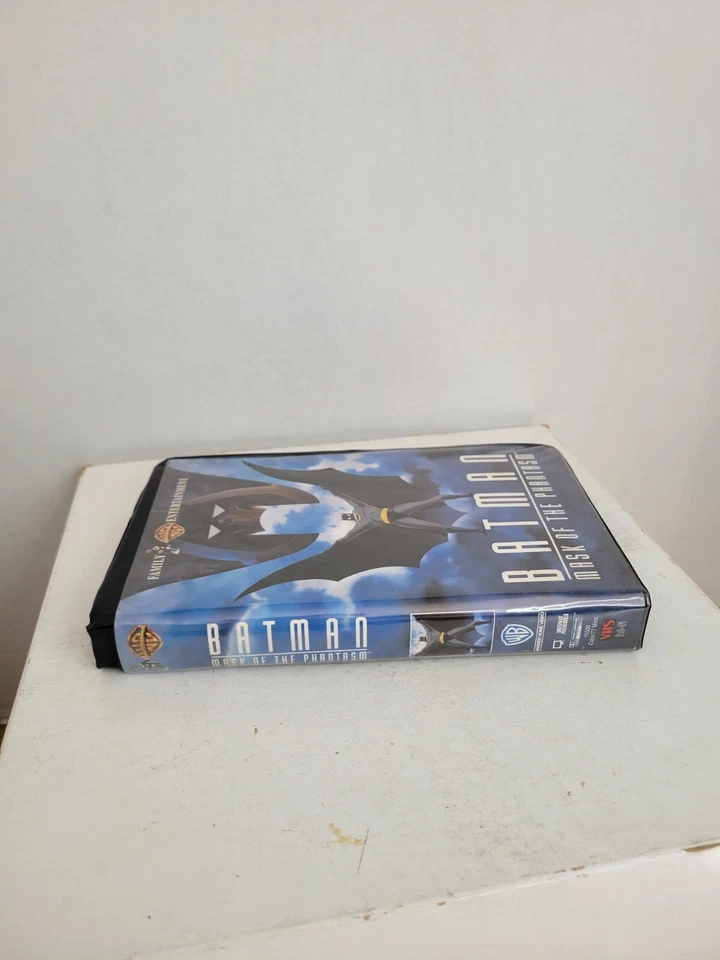 Batman - Mask of the Phantasm VHS, 1994, Black Clamshell With Promos - Image 2 of 4