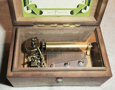 VINTAGE THORENS #26 1/2 MADE IN SWITZERLAND 3 SONG MUSIC BOX IN