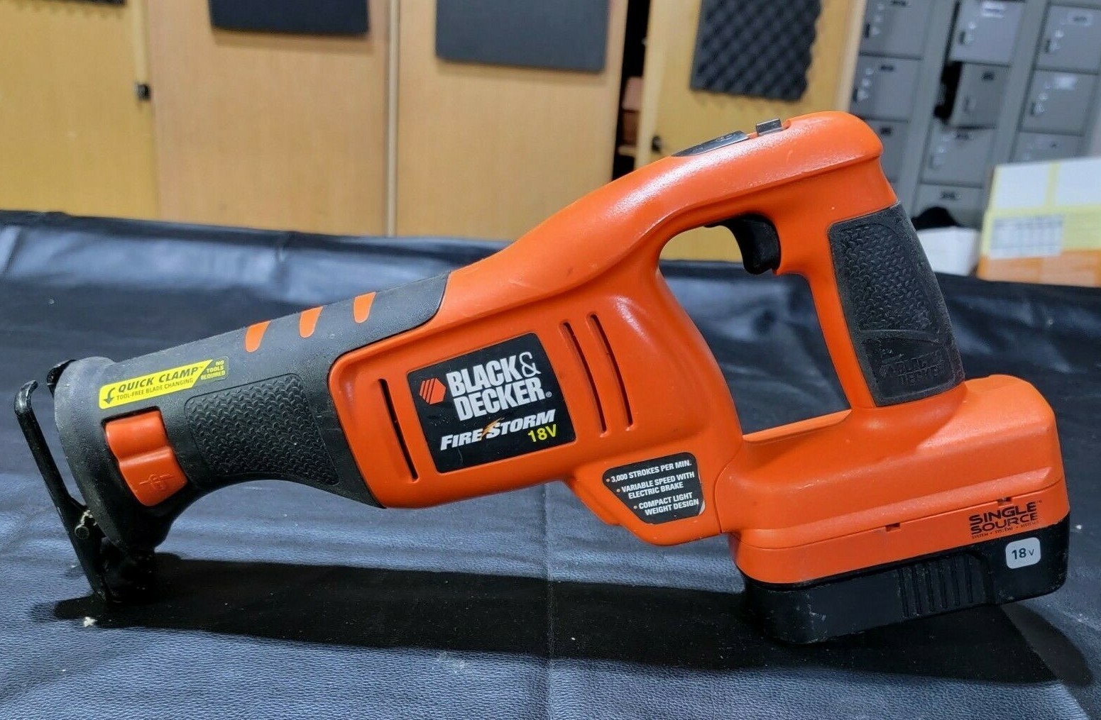 Black \u0026 Decker CRS180 Fire Storm 18v 
