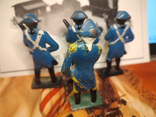 Grey Iron Officer & Soldiers Cast Iron - Picture 2 of 3