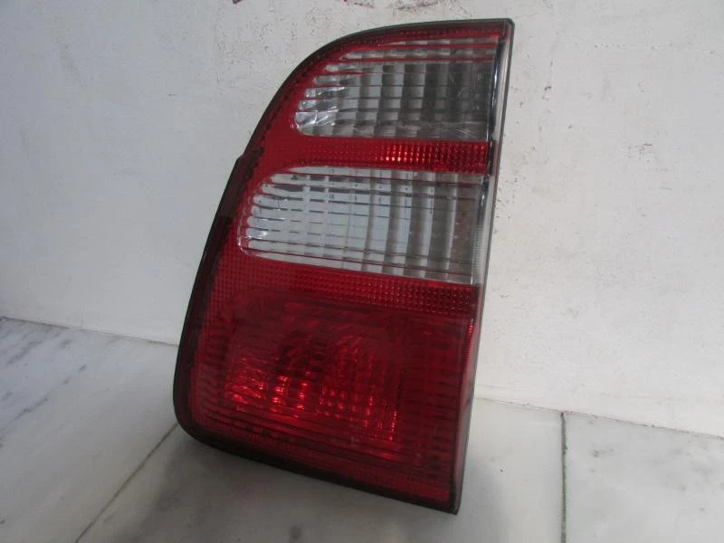 Toyota Land Cruiser 2003 2004 2005 luz trasera tapa derecha puerta OEM 81580-60020 Foto 3 de 4