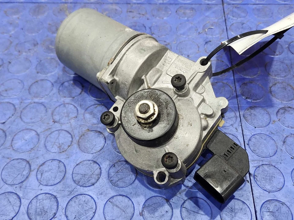 12-15 Mercedes Benz ML W166 Front Windshield Wiper Motor OEM 16685200742 - Image 3 of 4