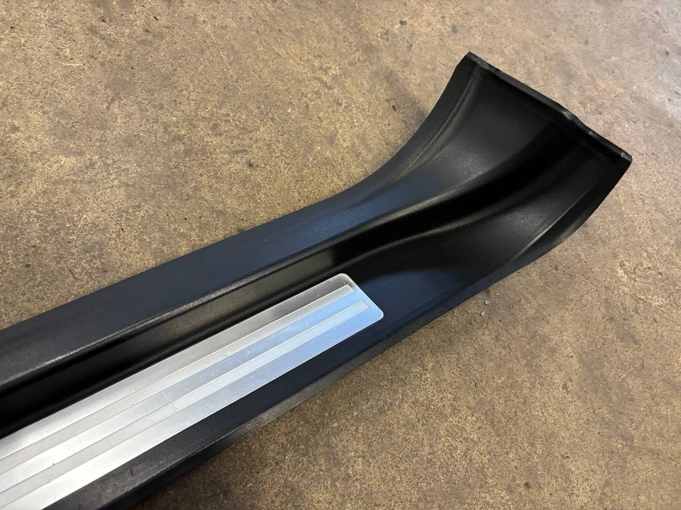 Listón de entrada izquierdo Audi TT 8N Roadster revestimiento espacio para los pies 8N0853491C Foto 2 de 4