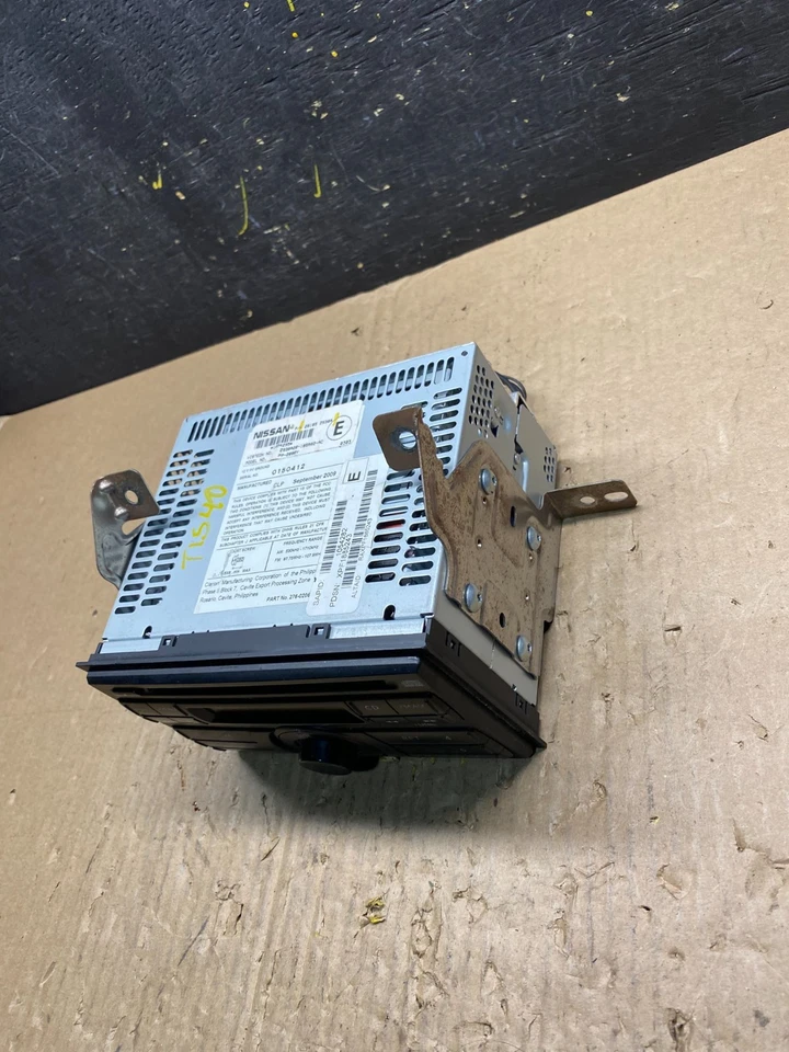 Nissan Pathfinder Armada AM FM 2008 2012 receptor de radio CD OEM T1540 DG Foto 2 de 4