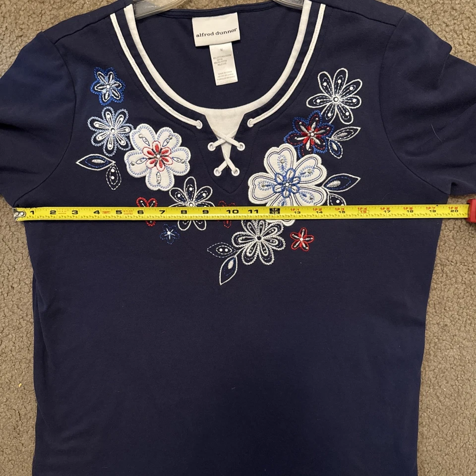 Camiseta para mujer Alfred Dunner azul marino floral talla M Foto 4 de 4