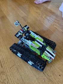 LEGO TECHNIC: RC Tracked Racer (42065)