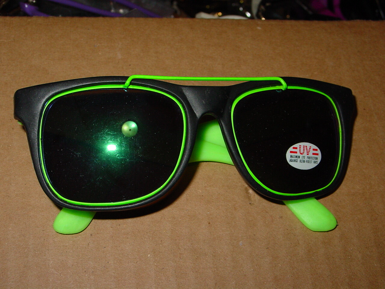 SUNGLASSES VINTAGE 1980's RETRO NEW WAVE SUMMER TIME GROOVE Plastic Frame B-2