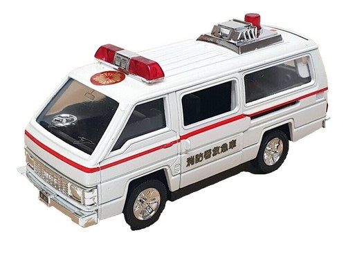 CIJ Europarc 10cm Long Diecast 3/61/B0 - Renault 1000Kg Ambulance