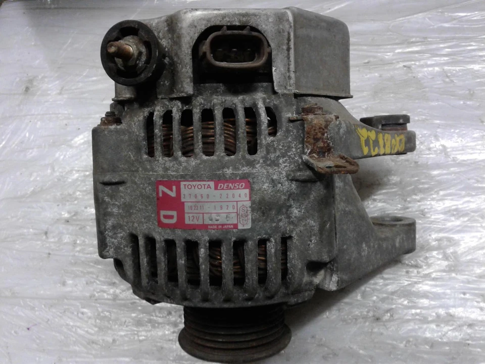 Used Alternator fits: 2001 Toyota Celica 1ZZFE engine Grade A Foto 2 de 4