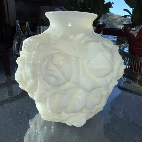 Vintage Imperial Glass Milk Glass La Bella Rose Vase. No Chips/ Wear Valentines
