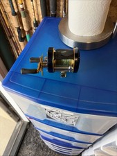 Abu Garcia - 6600-C4 6:3:1 - Mulinello da esca rotondo destro 10,9 oz (24627)